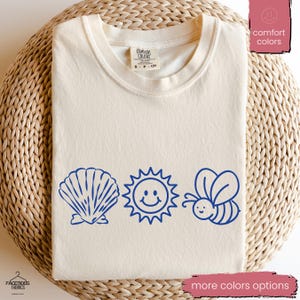 In einer Welt, in der du alles sein kannst, sei freundlich Shirt, sei freundlich Shirt, süßes Blumenshirt, Freundlichkeitsshirt, inspirierendes Shirt