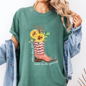 Where Them Fans At, Boots On The Ground Black Cowgirl Cowboy T-Shirt, Trail Ride Rodeo Apparel, TikTok Dance Trend, Southern Cowgirl