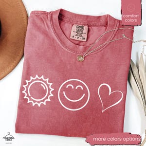 In einer Welt, in der du alles sein kannst, sei freundlich Shirt, sei freundlich Shirt, süßes Blumenshirt, Freundlichkeitsshirt, inspirierendes Shirt