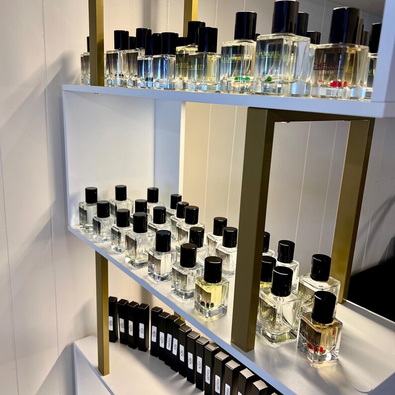 Bestseller Inspired by Baccarat. Extrait de Parfum. Jasmine, Saffron, Amberwood. image 9