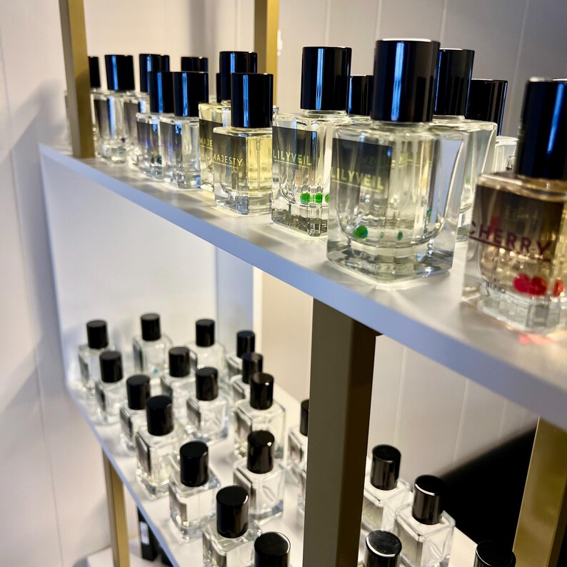 Bestseller Inspired by Baccarat. Extrait de Parfum. Jasmine, Saffron, Amberwood. image 10