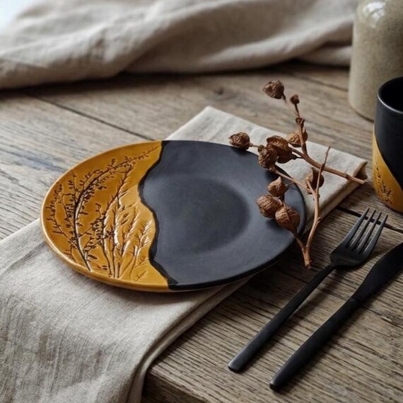 Keramik Essteller Set, Handgefertigte Steingut Teller, Botanische Teller Set, Schwarzes Rustikales Geschirr, Modernes Bio Geschirr