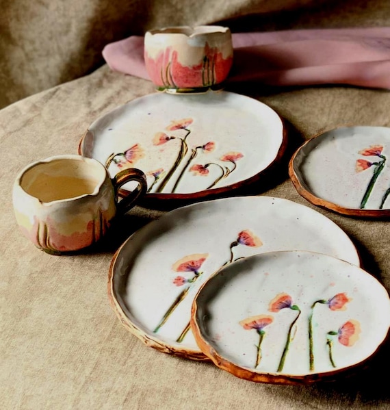 Juego de regalo de cerámica artesanal: acogedora taza y platos de