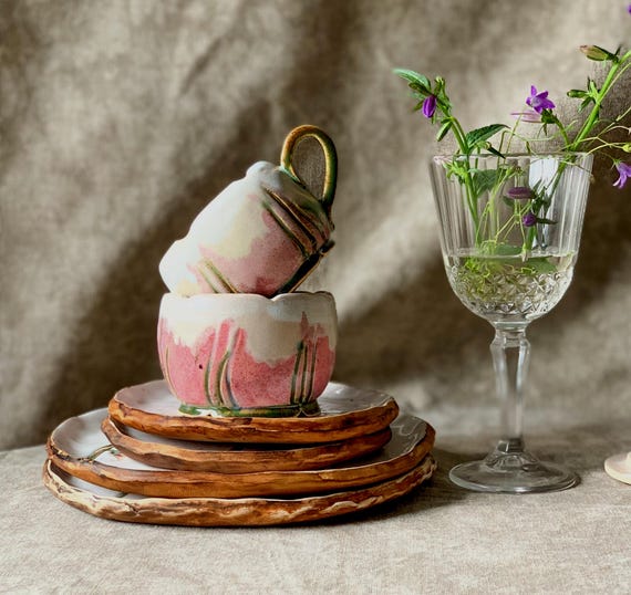 Platos y tazas de cerámica rústica, cerámica hecha a mano con