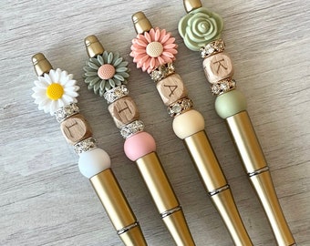 Bridesmaid Proposal Gift, Custom Bridal Pen, Wedding Guest Book Pen, Bridal Party Gift, Personalized Bridesmaid Gift, Floral Beaded Pen