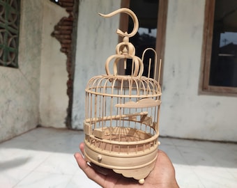 Jaula para pájaros ovalada pequeña, única y especial. Totalmente hecha a mano con material de bambú. Jaula natural. Jaula para pájaros pequeña. Casa para pájaros. Ama a tu pájaro. Casa para pájaros.