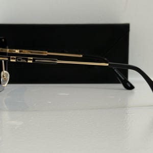 Gafas de sol Cazal con montura negra dorada, lentes de color negro, estilo vintage Cazal, regalo para el Día de la Madre, regalo para el Día del Padre, regalo para ella y para él.