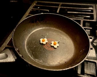 Minimalist egg polymer earrings / Sunnyside up breakfast dangle / Handmade unique gift jewelry design