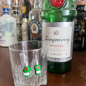 Tanqueray gin polymer clay earrings / Unique handmade gift for bartenders mixologists foodies / Cute gin & tonic cocktail design