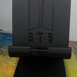 BTS Phone Holder – 3D Printed K-pop Stand for Desk or Table