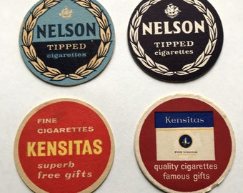 Ensemble de 4 sous-bocks publicitaires pour cigarettes vintage des années 60, souvenirs tabac, pub publicitaire britannique Kensitas Nelson, promo