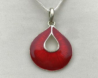 Vintage Y2K Red Enamel Teardrop Pendant on Silver Tone Box Chain Necklace 2000s chunky pendant large striking guilloche pendant by Avon