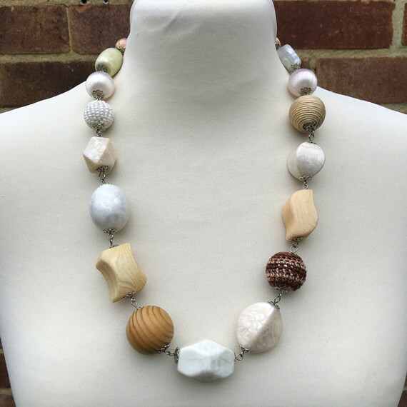 Vintage Y2K Chunky Bead Necklace in Mixed White, … - image 7