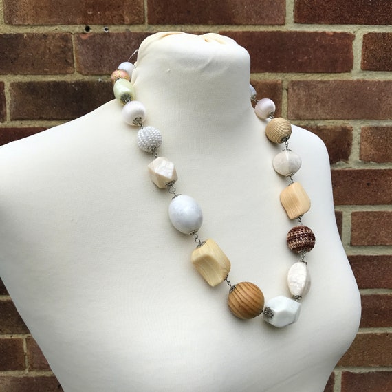 Vintage Y2K Chunky Bead Necklace in Mixed White, … - image 5