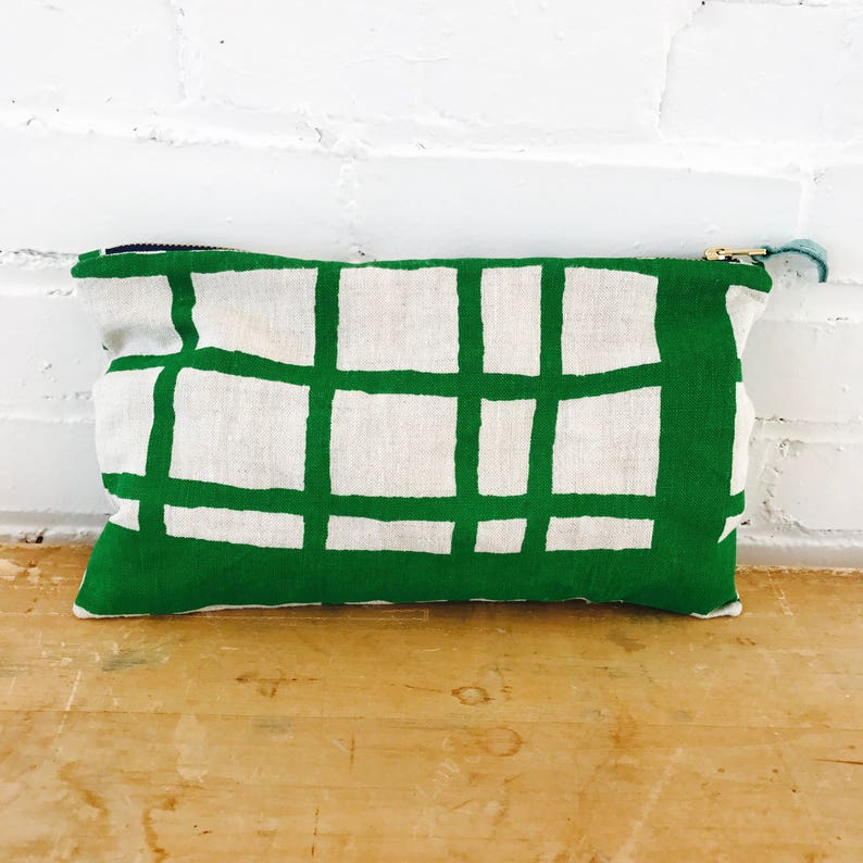 Kelly Green on Linen Picnic zipped clutch