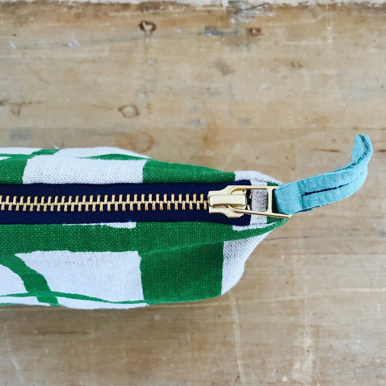Kelly Green on Linen Picnic zipped clutch