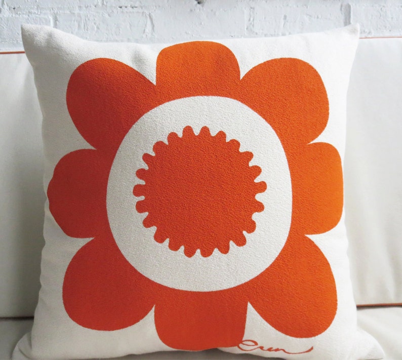 Daisy 20in Pillow Etsy