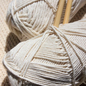Limol DK en licht kamgaren. Portugese naturelkleurige haak- en breigaren voor kleding, macramé. Trama Rustica.
