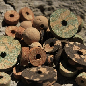Jewellery making cork beads set. Coloured agglomerated cork pieces for DIY crafts. Eco-friendly craft beads, sustainable cork balls & discs.