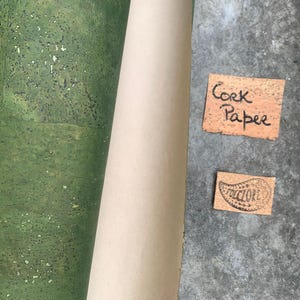 Feuille de papier liège vert, un demi-mètre/yard. Pour tags, étiquettes, scrapbooking, reliure. Autocollant en liège respectueux de l'environnement + options de papier kraft
