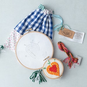 Embroidery kit for beginners with Viana do Castelo Heart from Portugal. DIY project with instructions and supplies for the first stitches