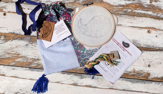 Paisley hand stamped embroidery kit, creative DIY gift for girl, DIY craft kit with motif, embroidery supplies & first stitches instructions