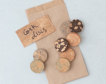 Coloured cork slices for eco jewellery & crafts. Agglomerated natural cork discs for creative DIY. Sustainable burl rings made in Portugal