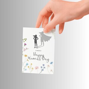 imprimable pour la fête de la femme | Carte de voeux du 8 mars | Téléchargement numérique | Design floral féminin | Carte-cadeau Superwoman Silhouette pour la femme