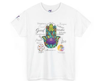 Kleurrijk T-shirt met hamsahand | Lotusmandala vredeswoorden