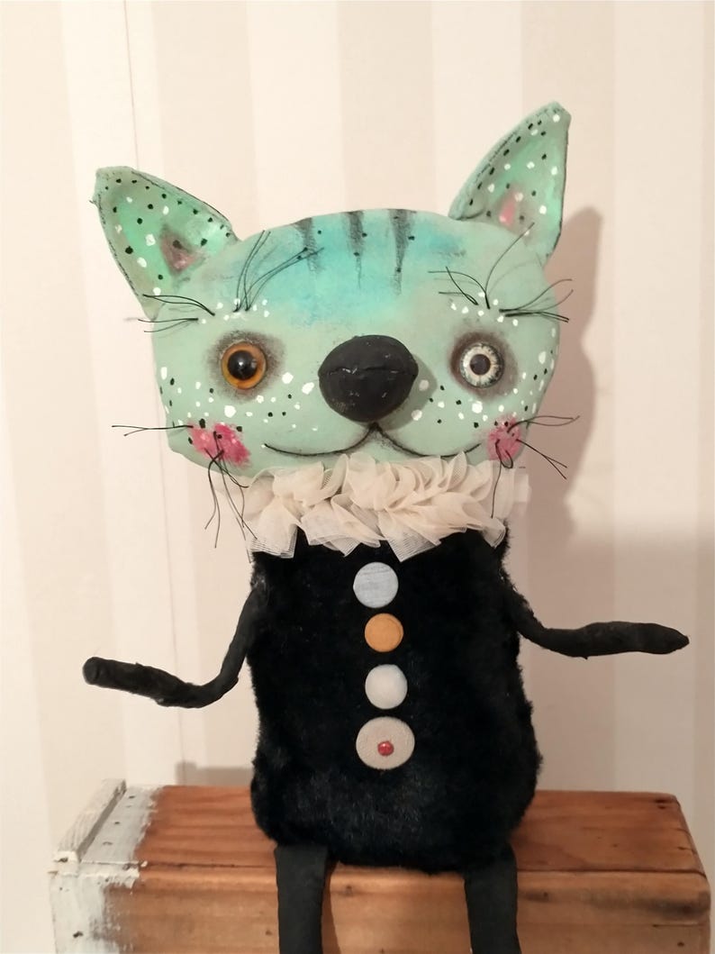OOAK Cat Art Doll – Handmade Textile Creature, hand stitched soft sculpture afbeelding 7