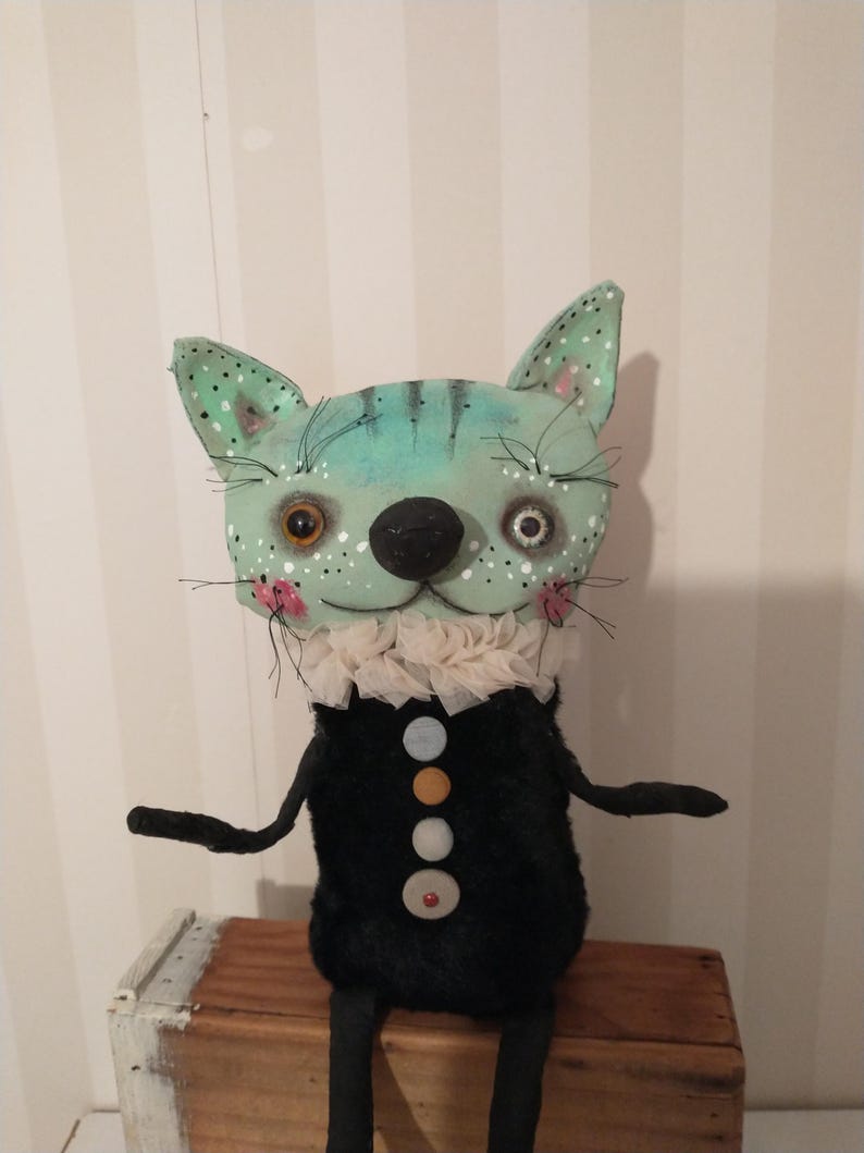 OOAK Cat Art Doll – Handmade Textile Creature, hand stitched soft sculpture afbeelding 5