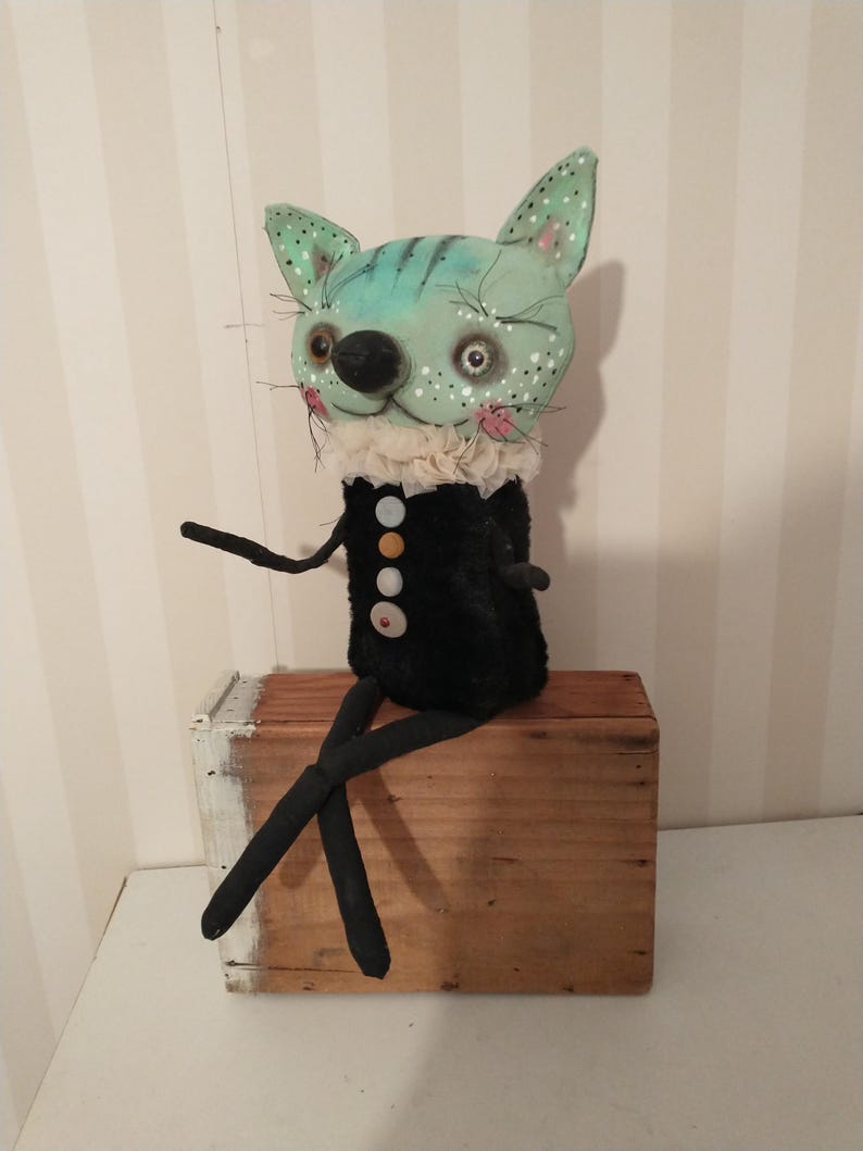 OOAK Cat Art Doll – Handmade Textile Creature, hand stitched soft sculpture afbeelding 6