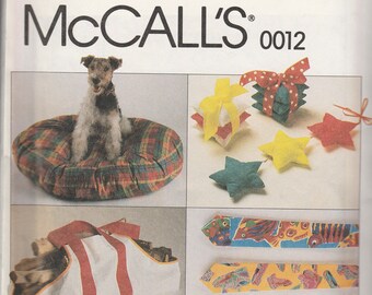 McCall's 0012  Ten Great Gifts to Sew and Give