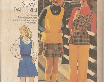 Simplicity 5864 Misses' Short Jumper or Tunic, Short Skirt and Pants