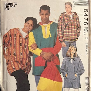 Può includere: Modello di cucito McCall's con top con cappuccio. Il modello include diversi design, tra cui uno a quadri, uno a blocchi di colore e un top in stile denim. Il testo "LEARN TO SEW FOR FUN" è visibile nella parte superiore del modello.