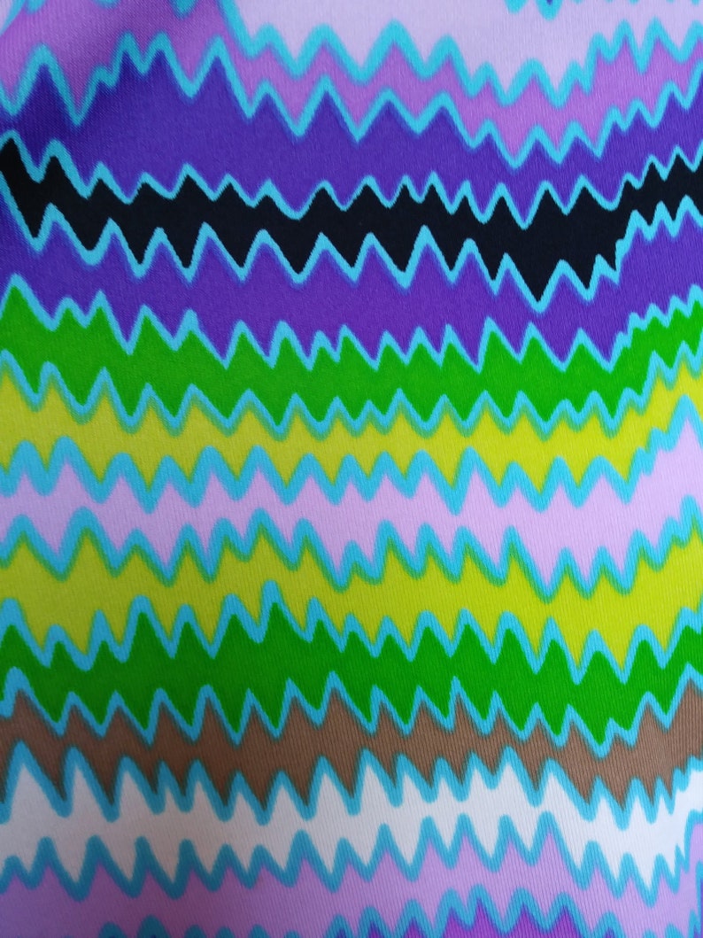4 Button Cuffs 1970s Dress Cirette Small Zig Zag Print High Waist A Line Skirt
