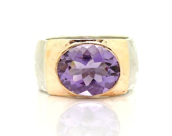 hadas gold Large amethyst ring set in rose 9K Gold and a hammered 925 Sterling silver band (64r