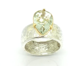 Green amethyst ring Drop shape set in yellow 9K Gold & hammered 925 Sterling silver