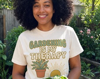 Maglietta "Il giardinaggio è la mia terapia" - Regalo per gli amanti delle piante - Maglietta botanica rilassante