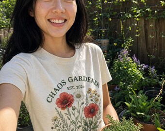 Maglietta "Chaos Gardener" - Divertente regalo per giardinieri in stile cottagecore - Maglietta con tema giardino di fiori selvatici