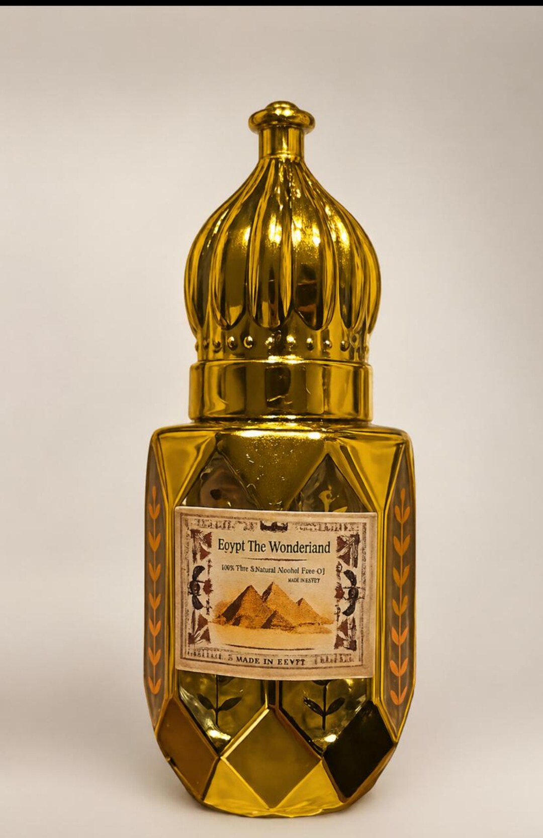 Oud Rakan is a Luxurious Oriental-woody Fragrance Known for Its Rich ...