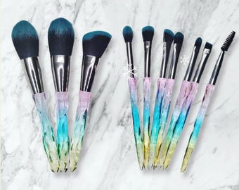 Makeup brushes