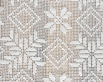 Vintage Hand Crocheted Swedish Tablecloth: Creamy White Boho Bed Coverlet (67” x 88”)