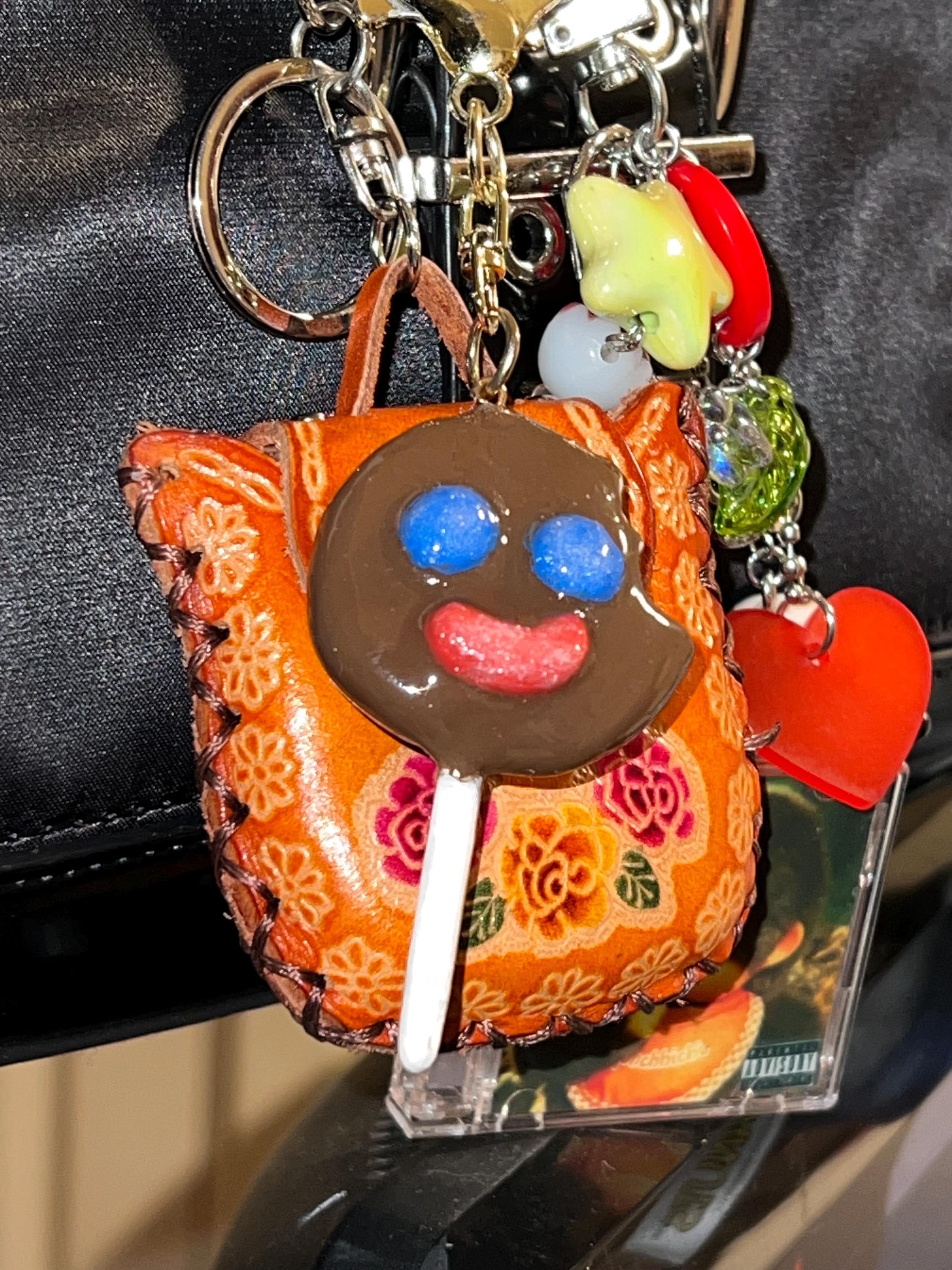 Handmade with love, Paleta Payaso Keychain – Mexican Candy Charm, Air-Dry Clay Keyring, Kawaii Snack Accessory, Cute Gift for Candy Lovers
