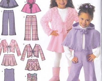 Simplicity 8428 Child/'s Poncho in Two Lengths Sizes: Small 3-8 Large NEW!