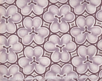 Shaded Tan Clovers ~ Brown Outline On White Background ~ 18" X 22" Cotton Fabric ~ Scrappy Or Victorian Quilting ~ Fat Quarter ~ Lot F