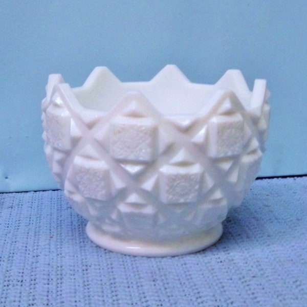 Vintage Westmoreland White Milk Glass Old Quilt Pattern ~ Checkerboard ~ Crown Top Bowl Mint New Condition