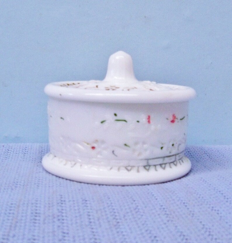 Vintage Westmoreland Round Milk Glass Jewelry Trinket Box Etsy