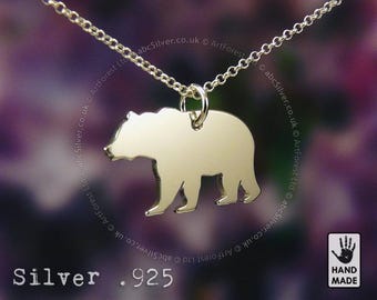 Starkt grizzlybjörnsdjur, kedja i sterlingsilver .925 och tjockt massivt hänge, handgjort
