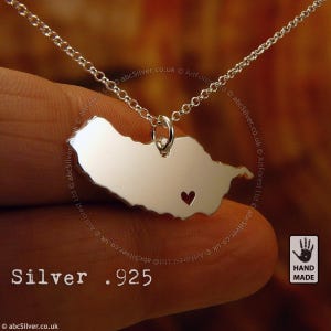 Mappa di Madeira, Portogallo, catena in argento sterling 925 e ciondolo spesso e massiccio, fatto a mano e personalizzato